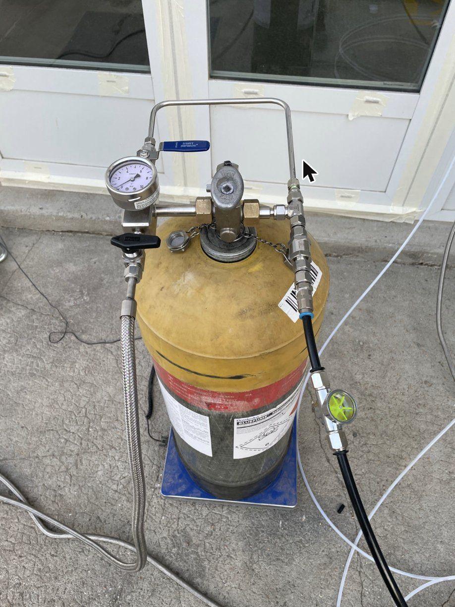 Bouteille de gaz Bluefume, détail avant intervention